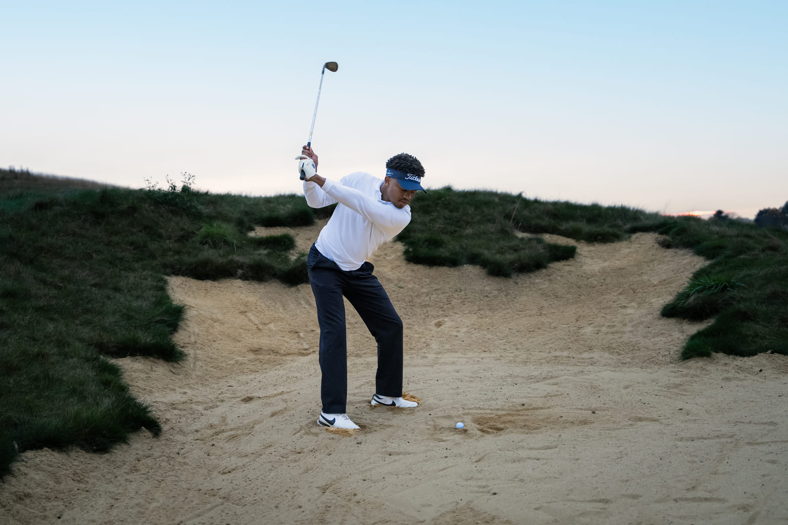 découvrez les stratégies de la ligue de golf pour attirer les jeunes golfeurs et relever ce défi essentiel au développement du sport.