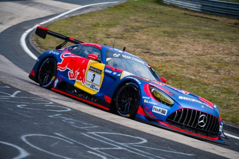 Verstappen hors course pour la victoire au Nürburgring